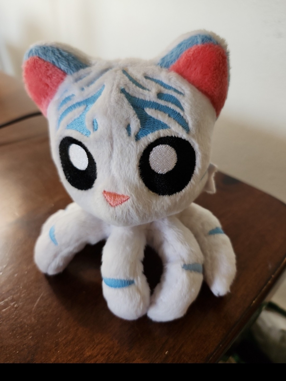 Tentacle Kitty White Hunter Glow-In-The-Dark Plush soft like new approx 6" tall